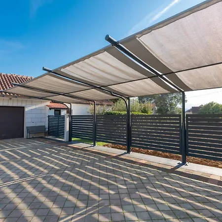 Maja By Interhome Donji Proložac